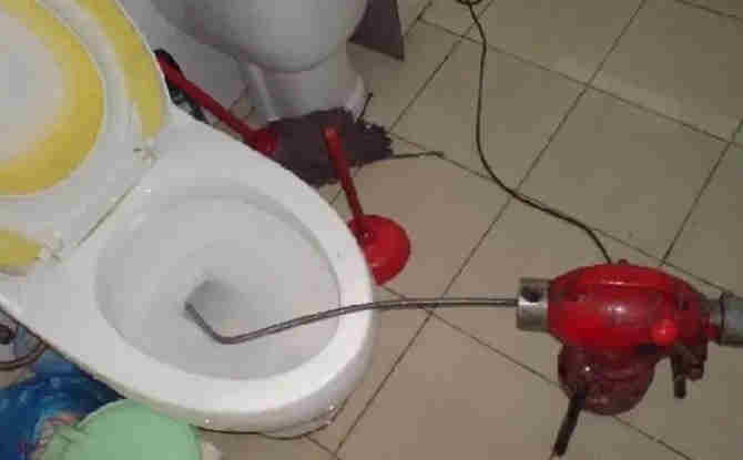 明光马桶通下水